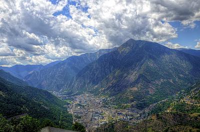 Pyreneje, Andorra la Vella, poznávací zájezd: Francie, Andorra - Burgundskem k Azurovému pobřeží